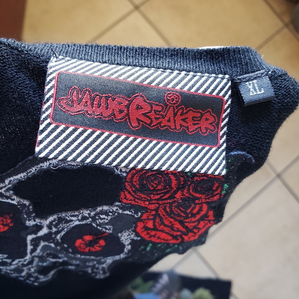 Jaw Breaker black cardigan skull & roses L/XL